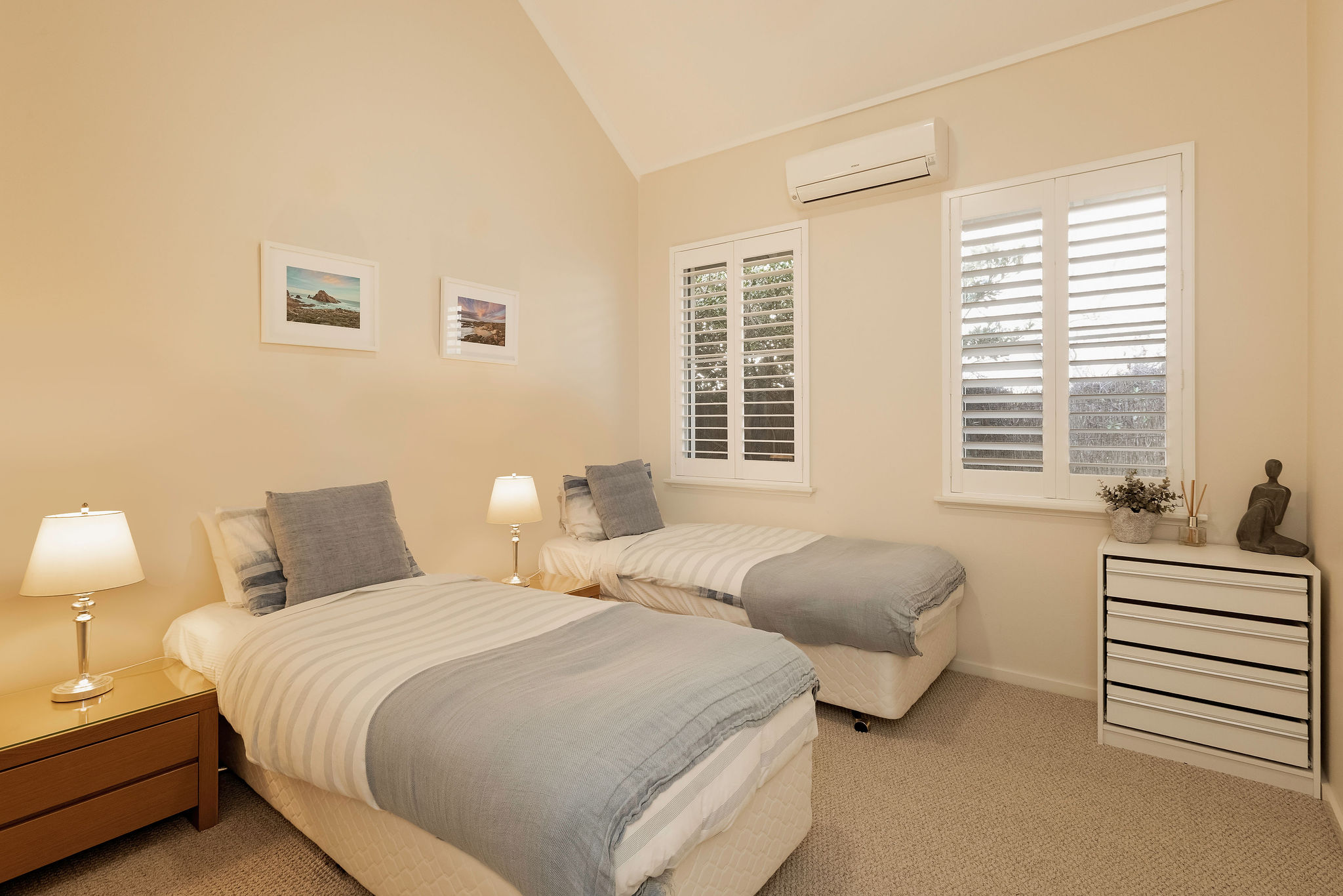 - House 5 Waterfront Resort