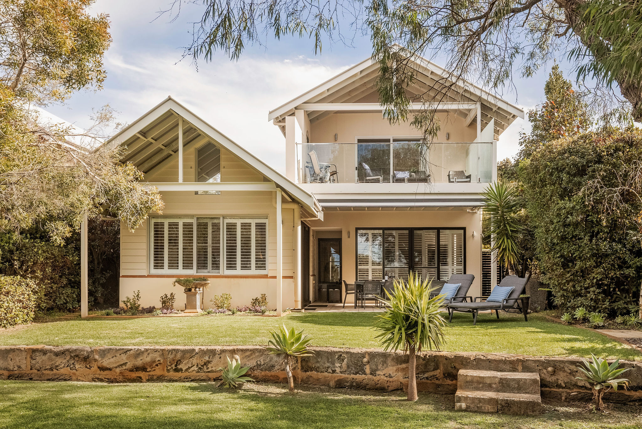 - House 5 Waterfront Resort