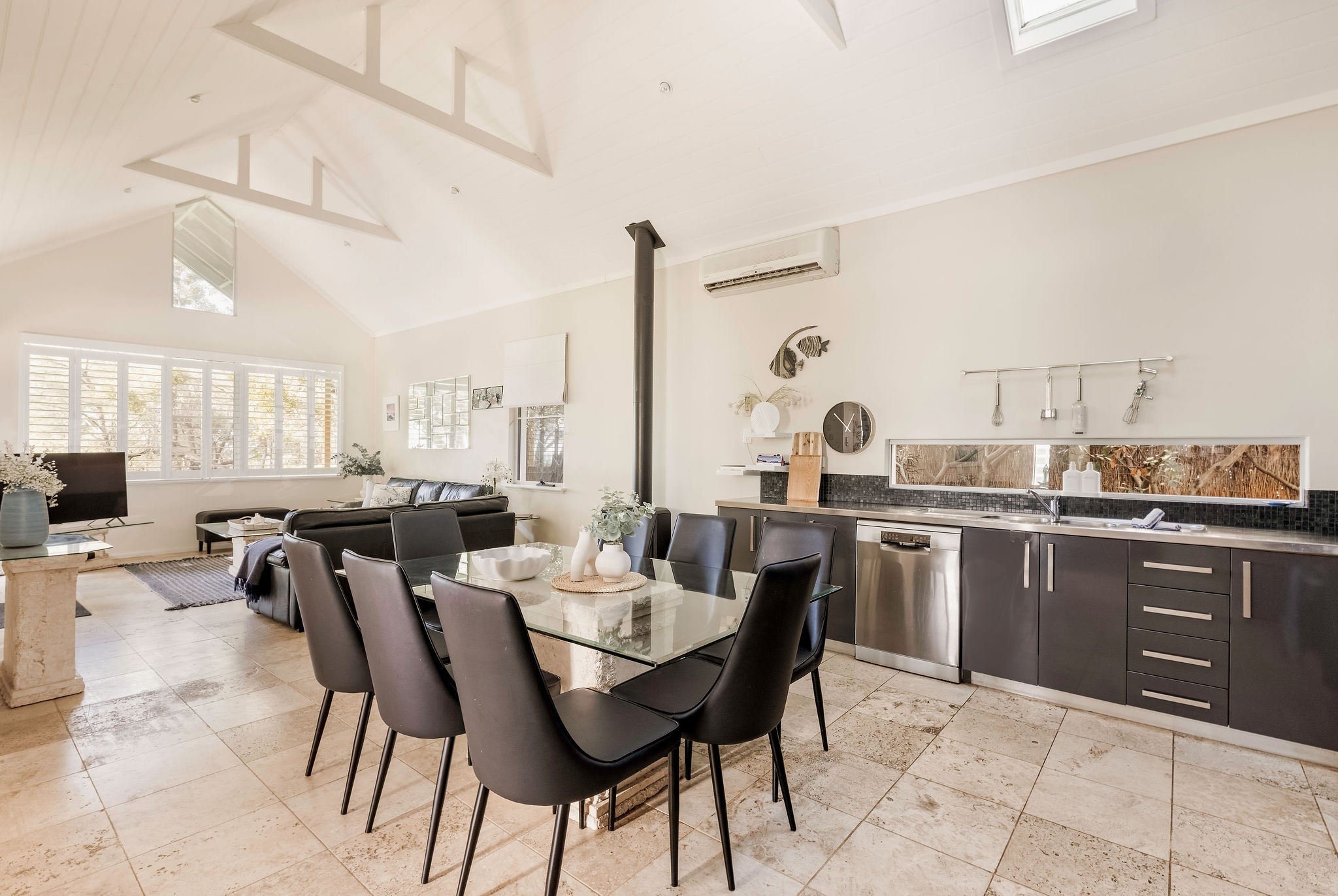 - House 5 Waterfront Resort