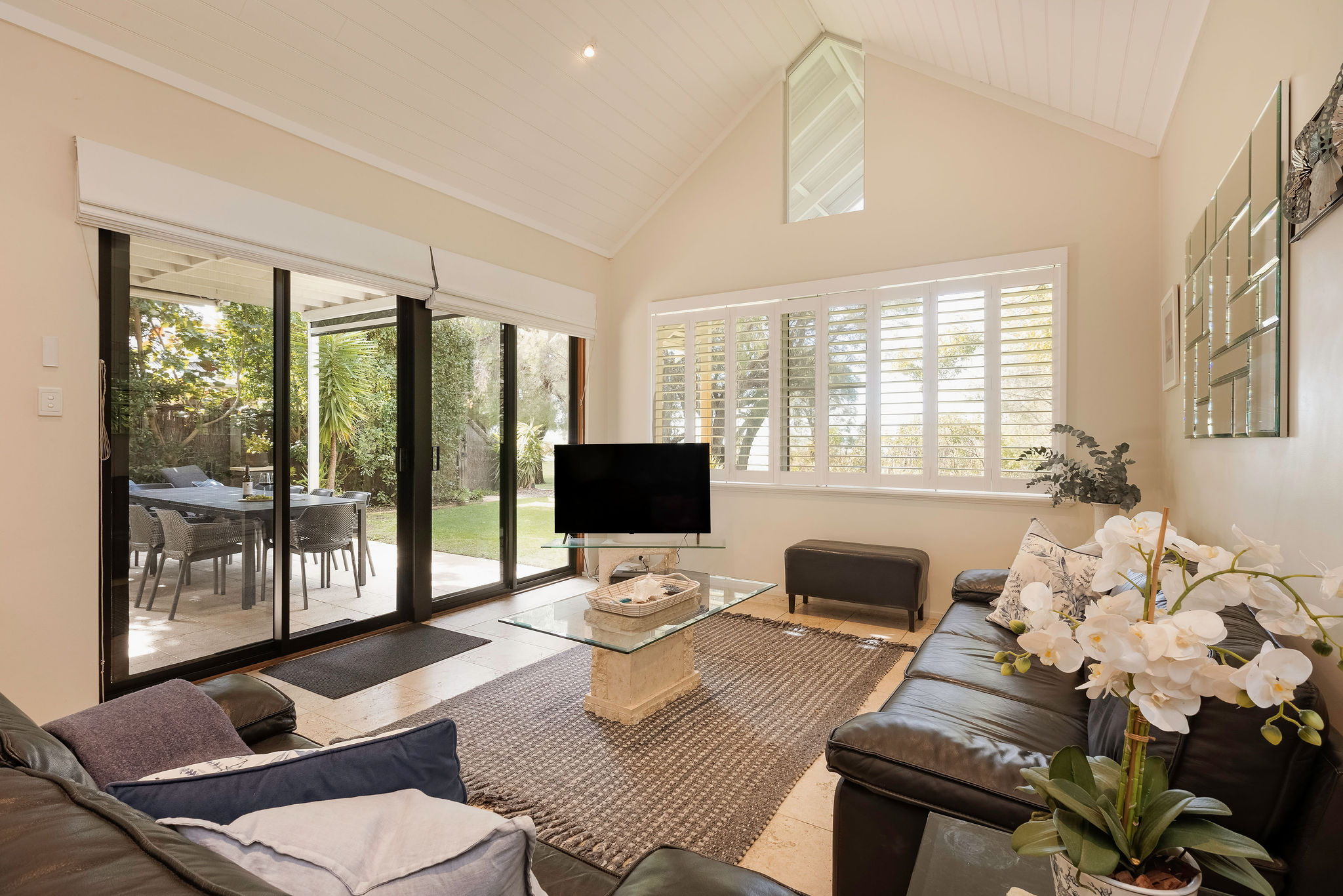 - House 5 Waterfront Resort